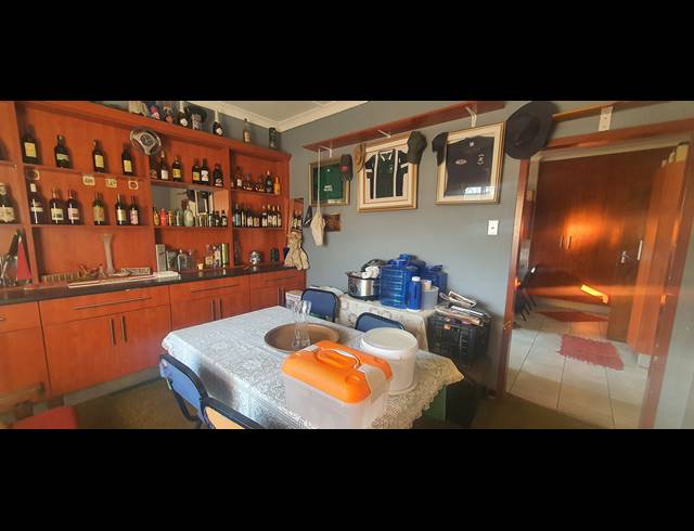 3 BEDROOM HOUSE FOR SALE IN RENSBURG